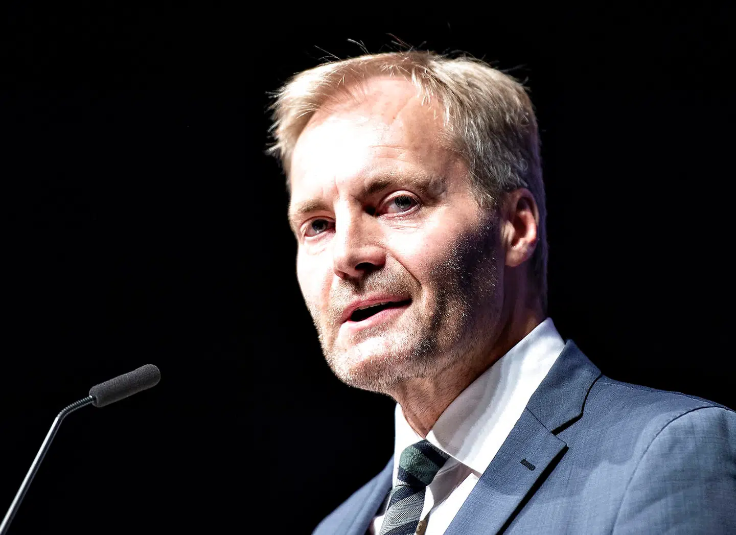 »Der vil nok være nogle omkostninger, som ikke er rimelige, at arrangørerne skal betale,« siger Peter Skaarup (DF).