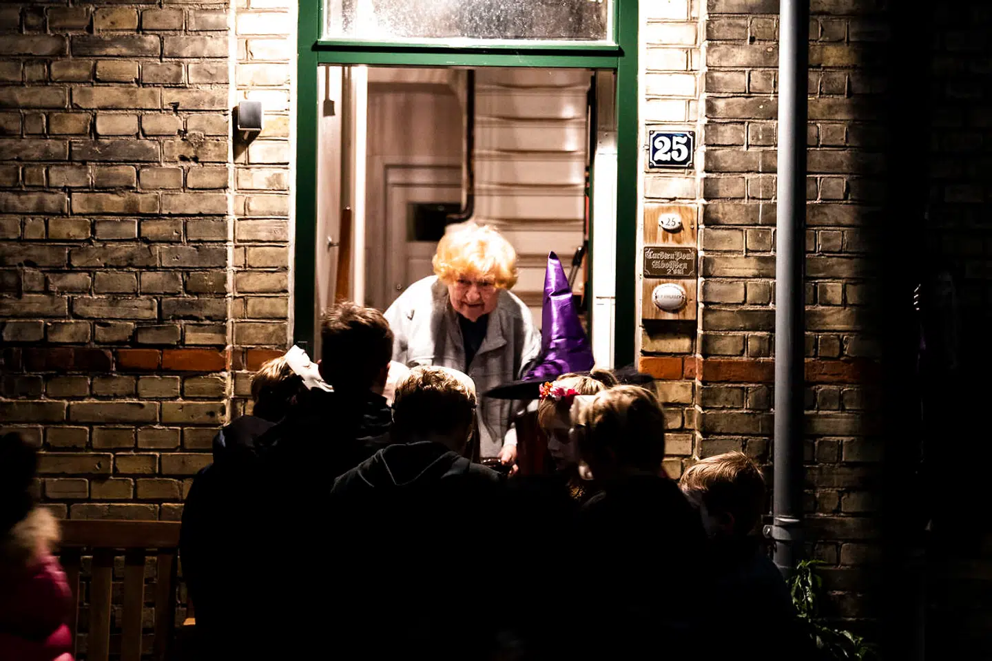 Der var masser af børn og masser af slik, da uhyggen bredte sig til halloween i Humleby.