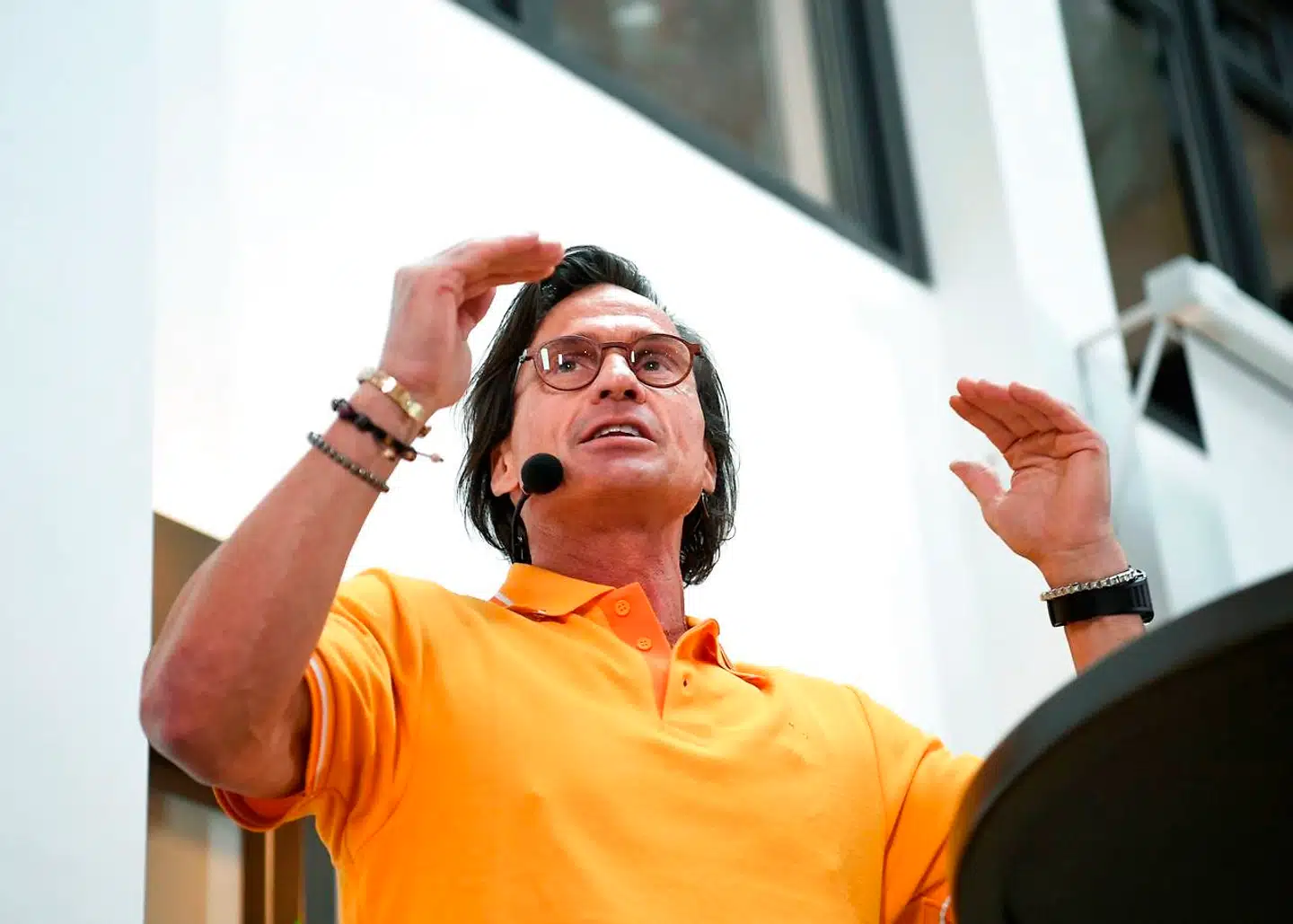 Den norske vildmand, Petter Stordalen, går i sit idols fodspor og køber Spies Rejser.