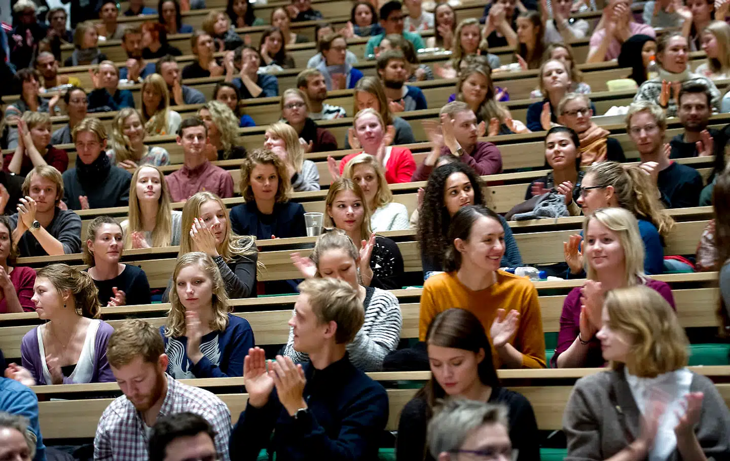 Mange akademikere går ledige længe efter, at de har afsluttet en lang videregående uddannelse, viser en ny analyse fra Københavns Kommune.