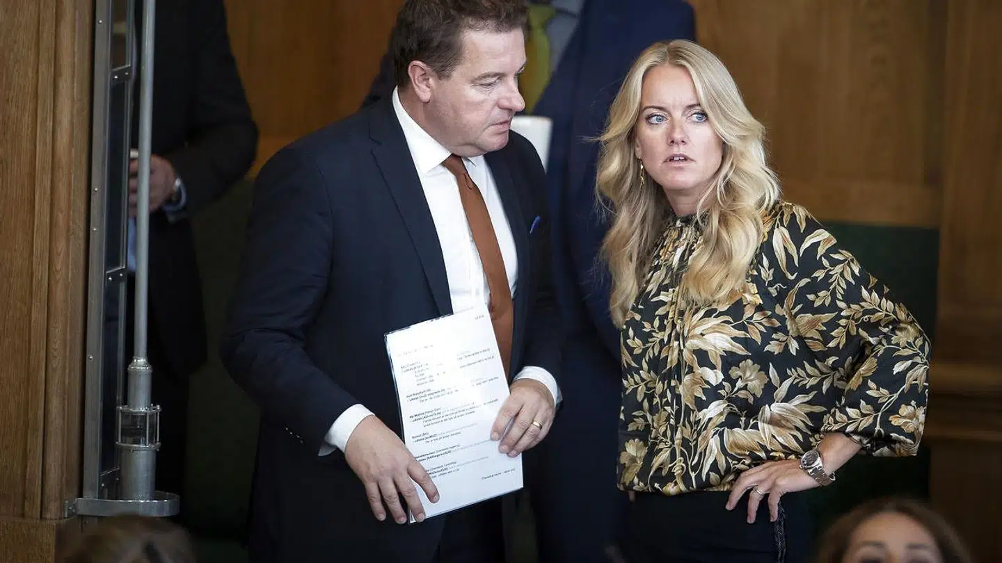 Jens Rohde, de Radikale og Pernille Vermund, Nye Borgerlige, får en snak under åbningsdebatten i Folketinget på Christiansborg torsdag den 3. oktober 2019. Arkivfoto: Liselotte Sabroe/Ritzau Scanpix