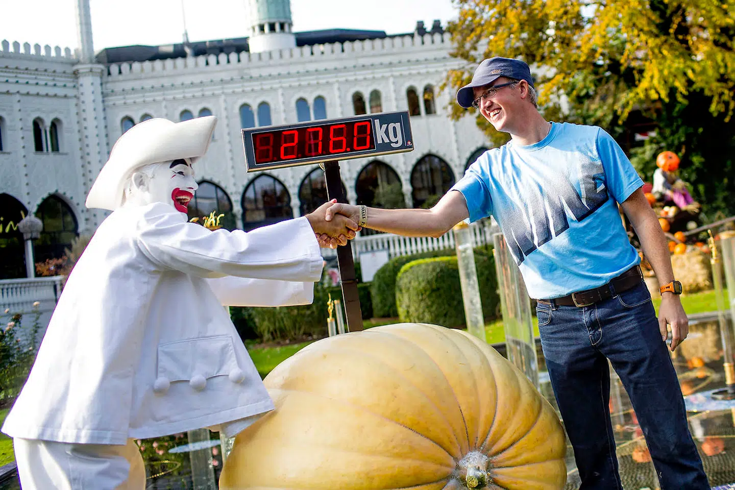 Mange forbinder Halloween med græskar. Her er et meget stort et af slagsen til DM for kæmpegræskar lørdag 11. oktober 2014.