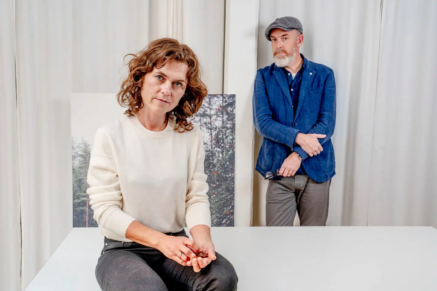 Den danske designer Line Krüger er Shaun Russells samarbejdspartner i Skandinavisk. Sammen har de udviklet det design, der pryder alle produkterne. Designet er holdt enkelt og råt, så det matcher Nordens miljø og æstetik.