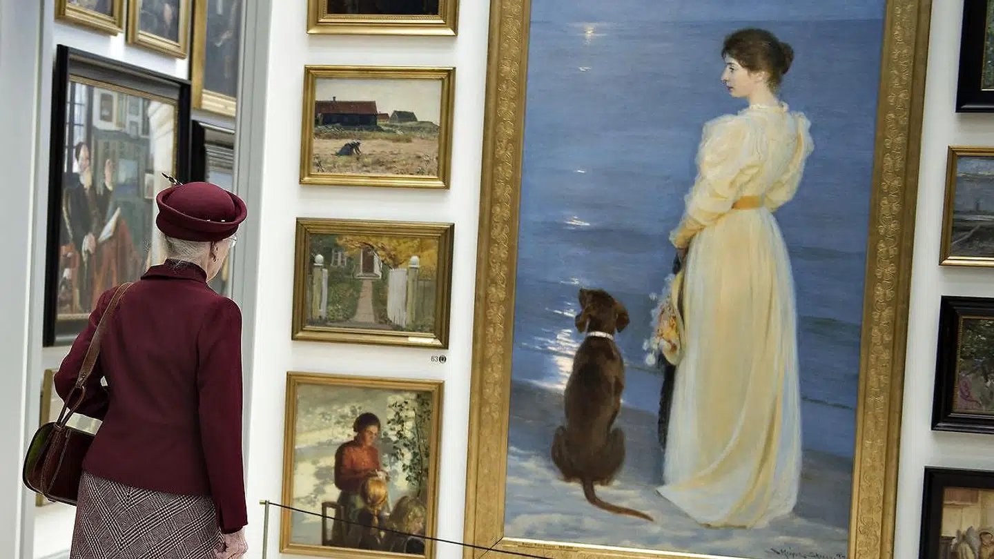 Dronning Margrethe indviede i 2016 det nyrestaurerede Skagen Museum, hvor det berømte maleri »Sommeraften på Skagen Sønderstrand« af P.S. Krøyer hænger.