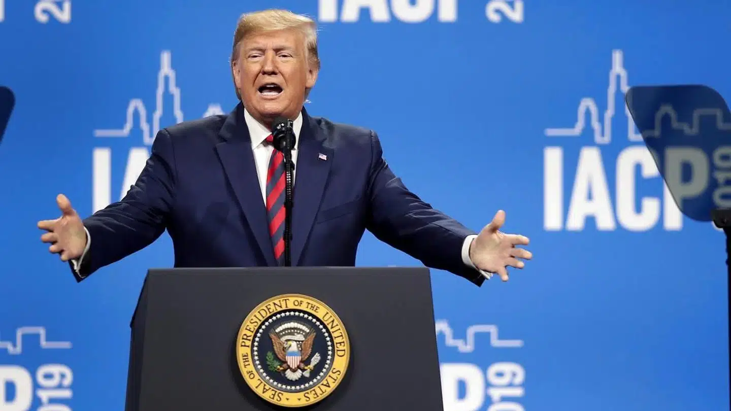 »Man kan sige meget om præsident Trump, men han fremstår ikke umiddelbart som en filantrop med et hjerte så stort som en kalvelever,« skriver Torben Ørting og Nauja Lynge.