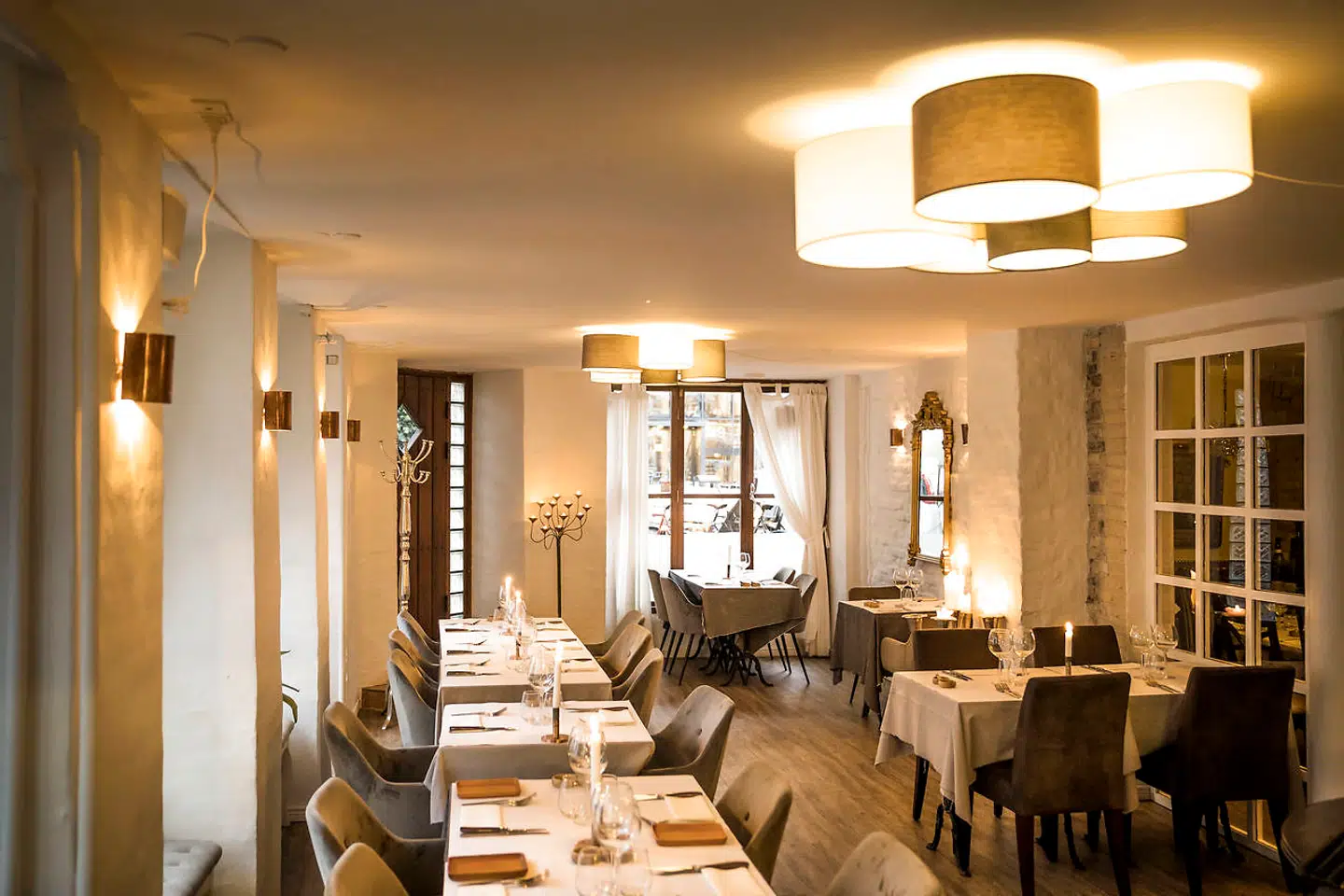 Vincent Chabane kører den lige præcis hjem på sin rustikke charme, krydret med personlighed, og er man til bistromad fra verden af i går, så er Le Caprice ikke det værste bekendtskab.