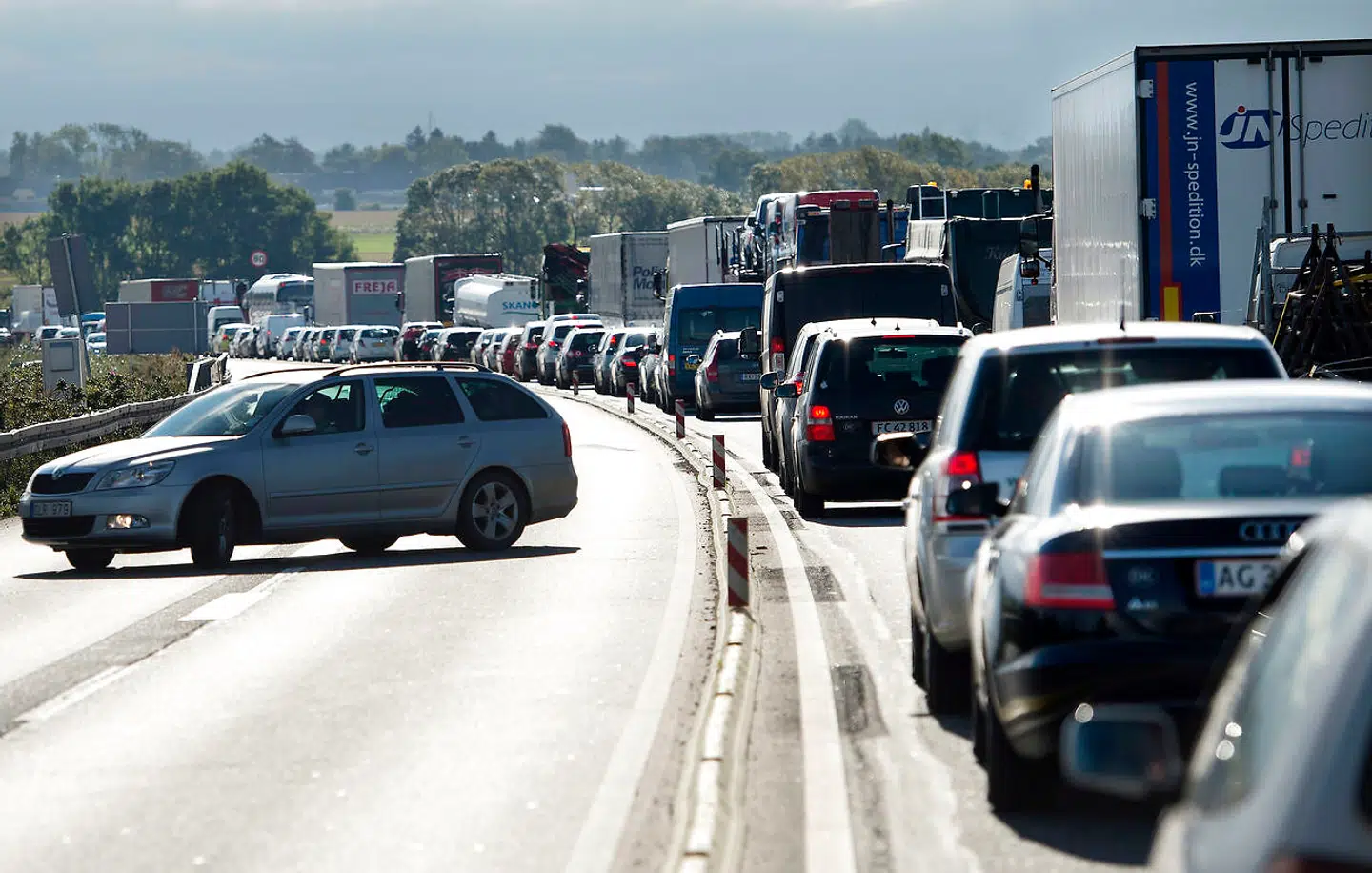 Ingen kommuner drømmer om veje, hvor borgerne dagligt må nøjes med fremdrift i sneglefart. Derfor er det ikke unormalt, at kommunerne hyrer lobbyister til at fremme netop deres trafikale behov. Arkivfoto: Claus Fisker/Ritzau Scanpix