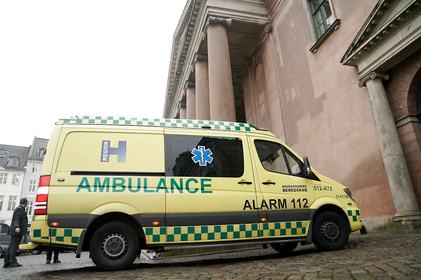 Sagen mod Britta Nielsen blev afbrudt, da Britta Nielsen fik et ildebefindende og blev kørt bort i ambulance.