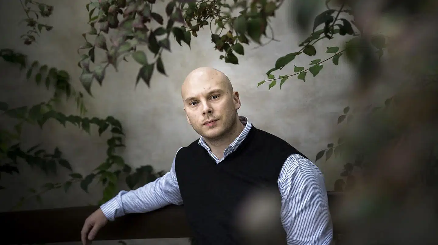 Jeppe Veibel Jensen er aktiv i den indvandringskritiske og pan-europæiske ungdomsbevægelse Generation Identitær, GI. Han er ikke i tvivl om, at det er på baggrund af sit engagement i GI, at han ikke alene blev truet, men også blev forfulgt og angrebet på Nørrebro i København.