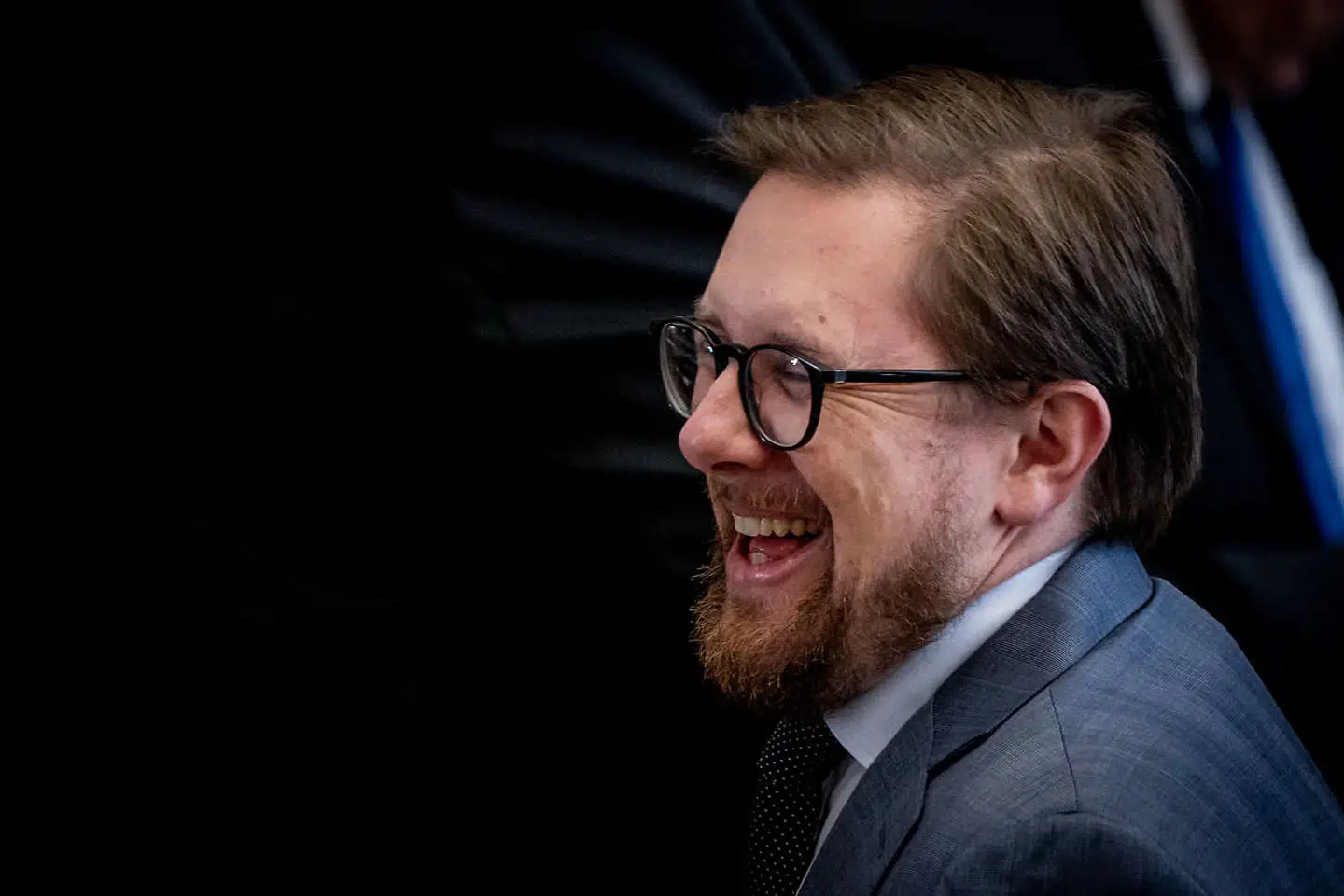 Simon Emil Ammitzbøll-Bille meldte sig ud af Liberal Alliance tirsdag aften og er nu løsgænger i Folketinget.