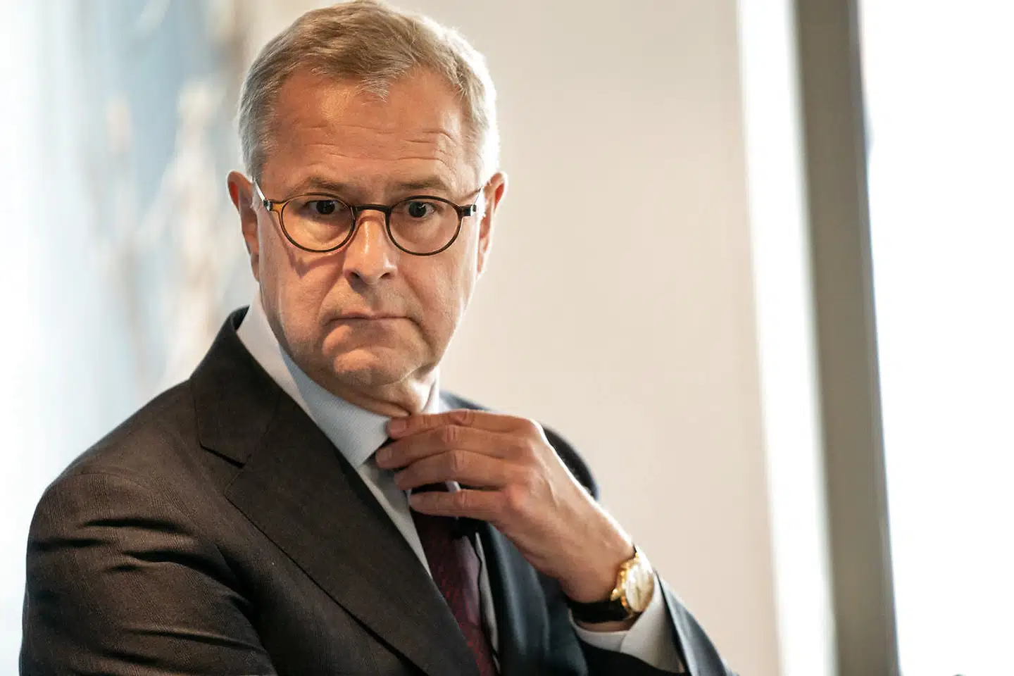 Pyha, du må godt smile lidt nu, Søren Skou. Mærsk-topchefen har været igennem tre tumultariske år med skuffelser og masser af kritik, men pludselig er der nye og markant mere optimistiske toner fra Esplanaden.