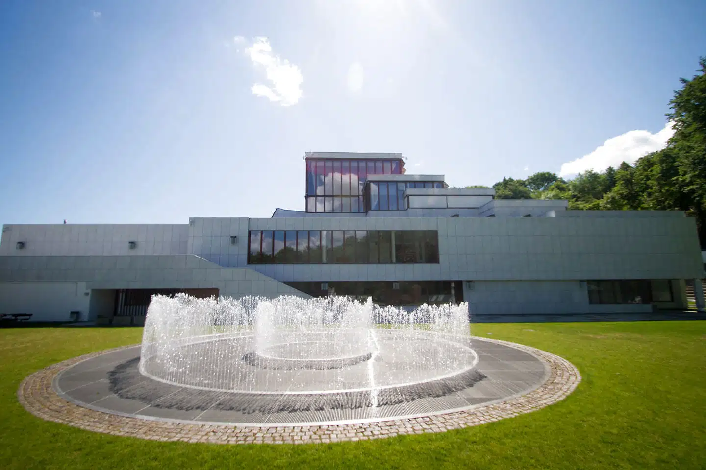 Kunstmuseet Kunsten i Aalborg, tegnet af den finske mesterarkitekt Alvar Aalto. Foto: Mathies Brinkmann Jespersen