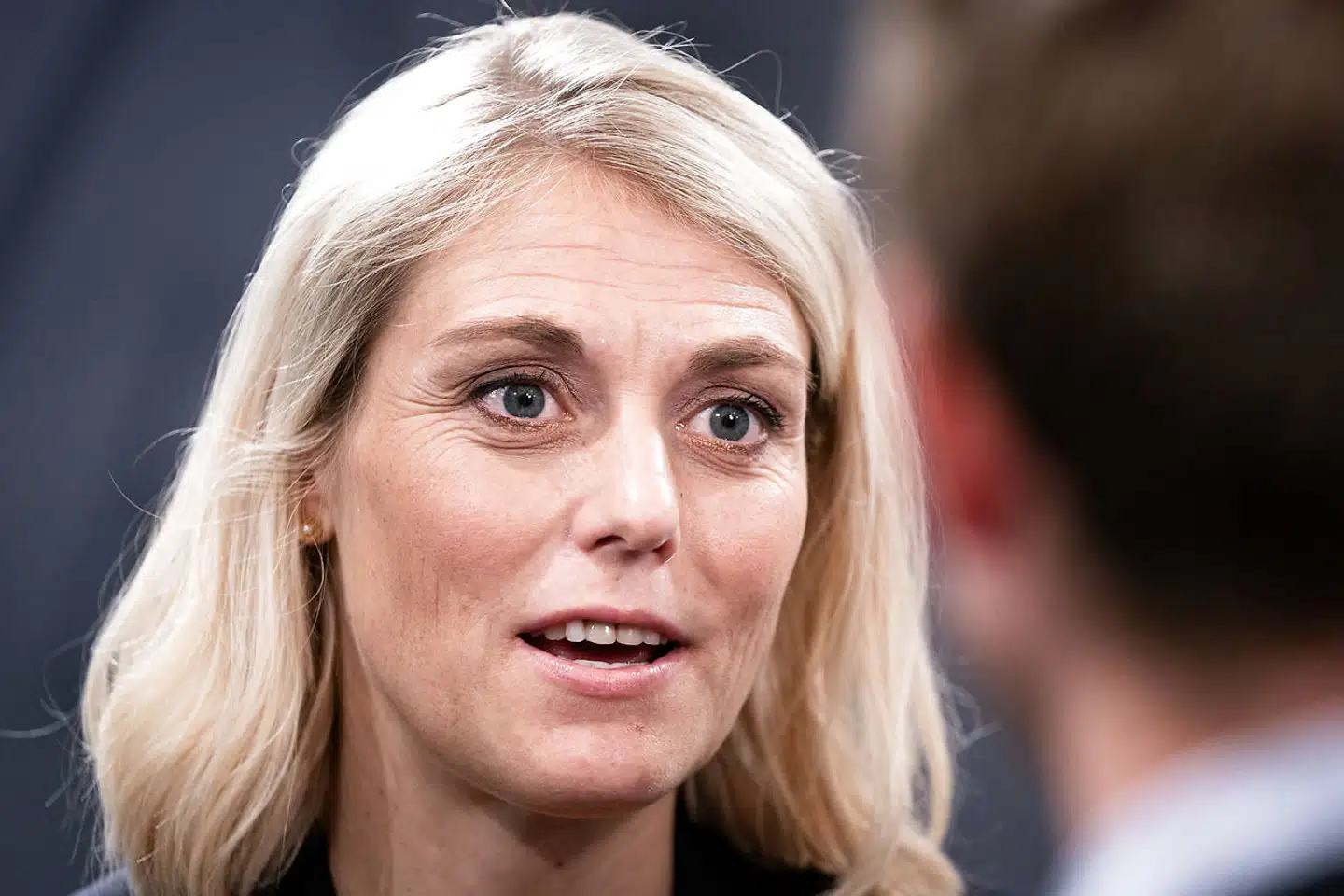 »Vi ser jo dagligt, at der forberedes angreb i cyberspace, og vi er meget opmærksomme på, at der i lande omkring os sker påvirkningskampagner,« siger forsvarsminister Trine Bramsen (S).