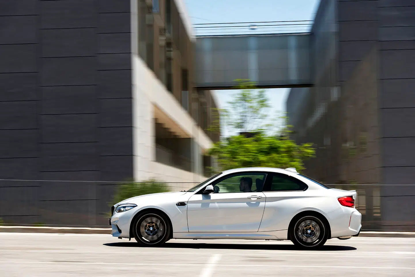 BMW M2 Competition formår at hæve niveauet for, hvor megen brutal underholdning du kan få for lige over en million kroner.