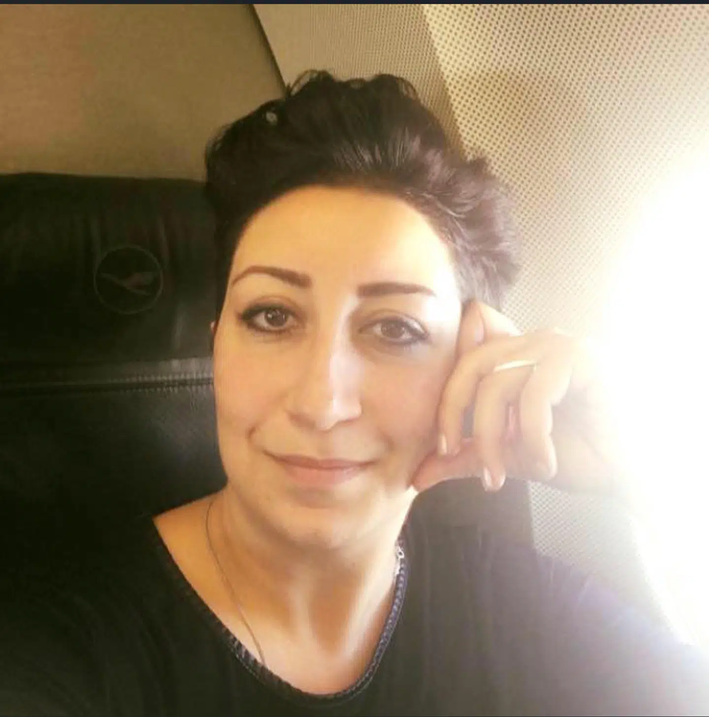 Nasim Shiripour, 34 år, tandlægestuderende. Hun taler farsi til sin ni-årige datter, så datteren bedre kan snakke med sine bedsteforældre. (Privatfoto)