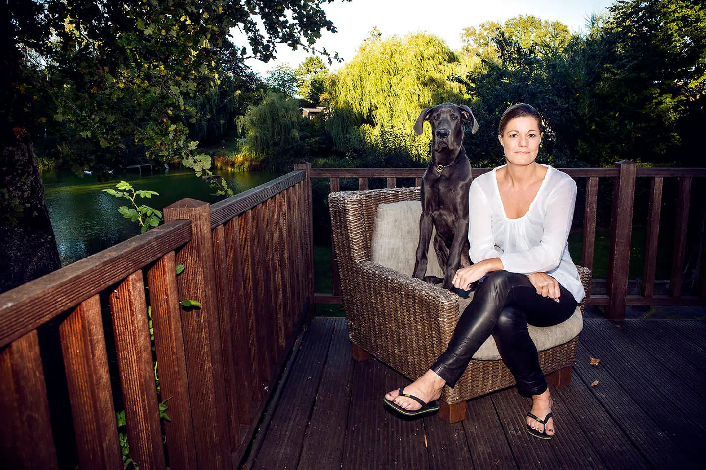 Mette Blomsterberg forstår veganere, men hun har svært ved at forstå fanatisme. »Folk der demonstrerer mod pels på Strøget. Jeg har respekt for at du har dine holdninger, men du skal ikke kaste noget efter andre. Det synes jeg er decideret groft og flabet.«