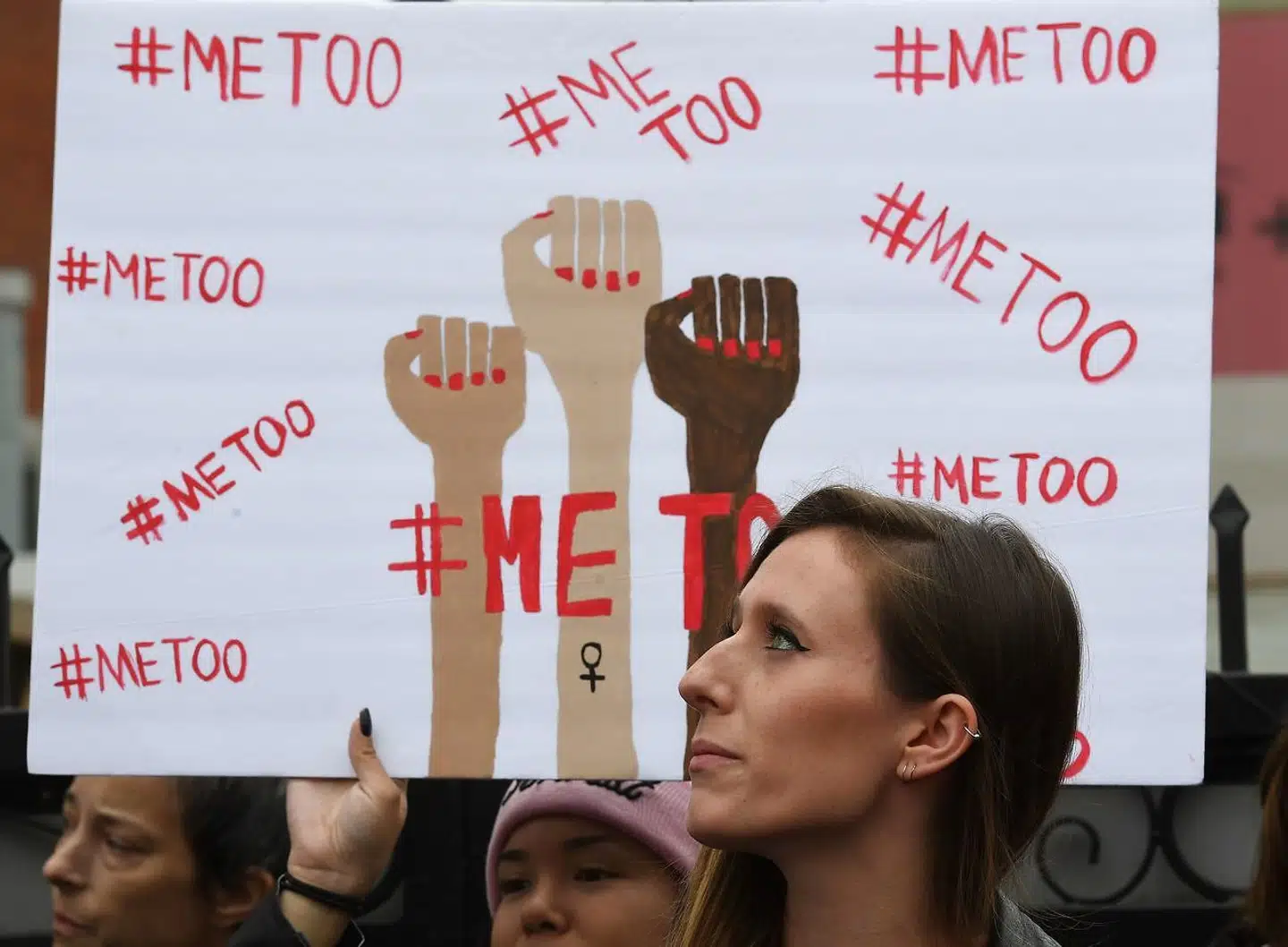 Her to år efter er den globale metoo-bevægelse fortsat højaktuel.