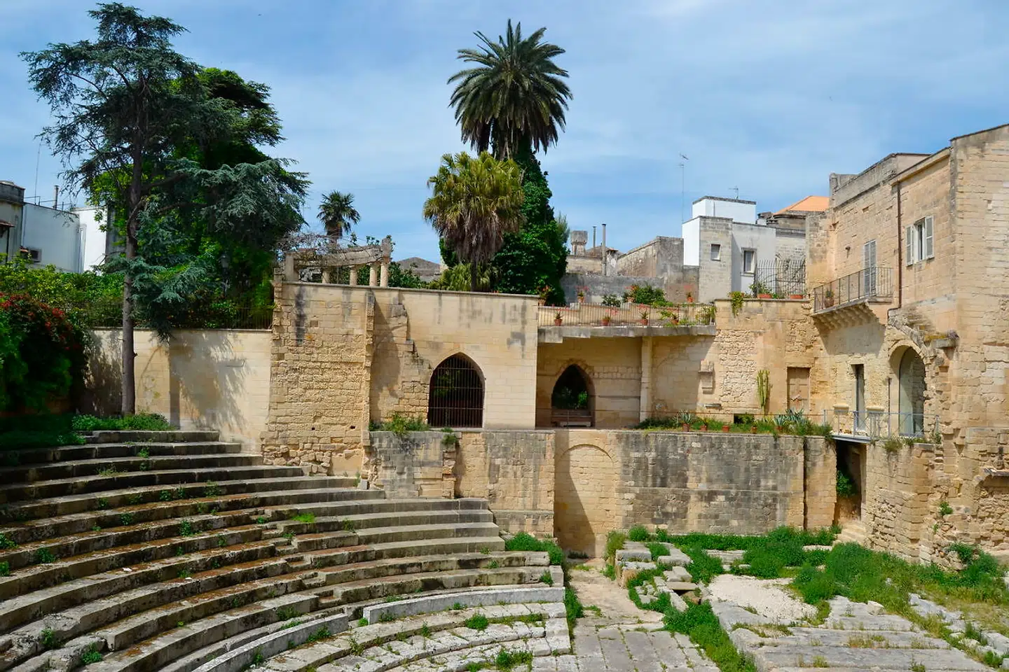 I 1929 fandt man tilfældigt dette romerske amfiteater omme bag Piazza Sant'Oronzo.