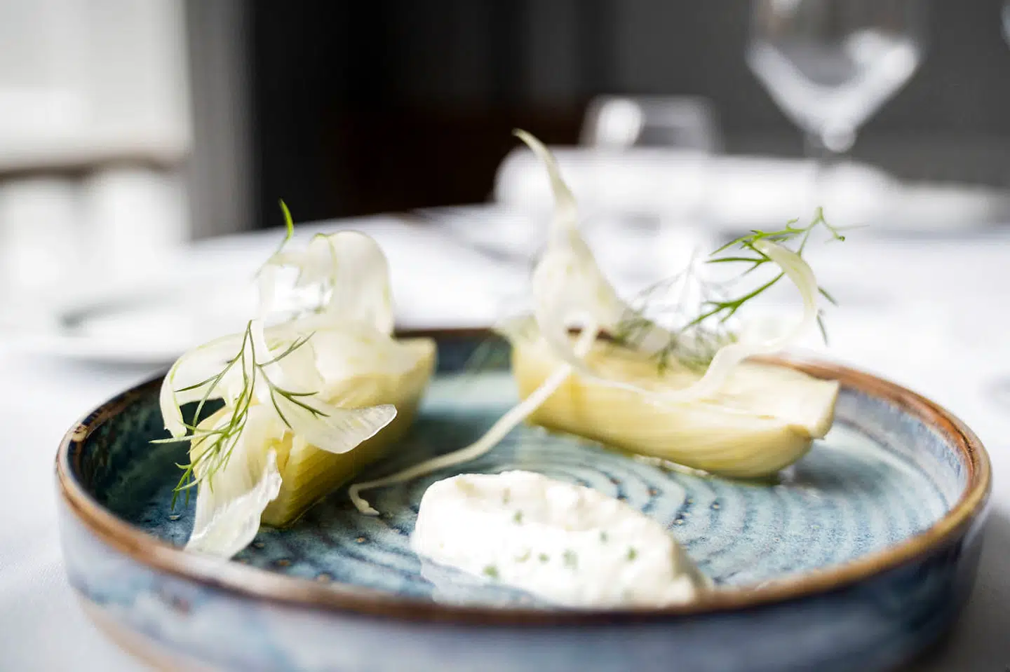 Den anden mikroret på Spazio 26 var to »kvarte« syltede fennikel serveret med ricotta pinzimonio-dip, der normalt laves ved at blande ost, tomat og persille med hvidløg og chili. Men smagene var særdeles underspillede.