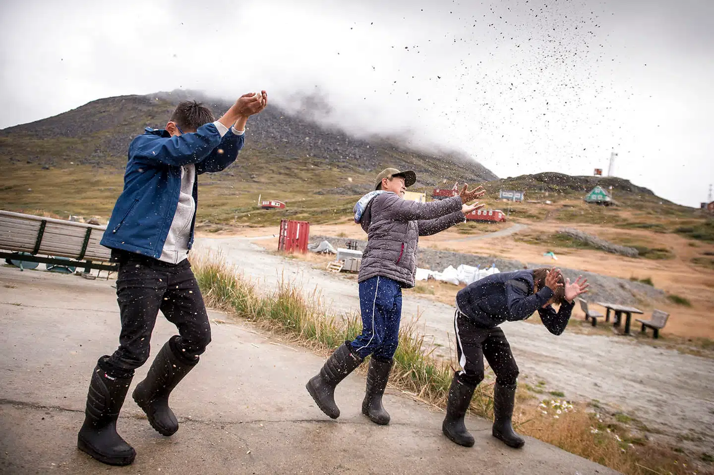 Børn ved bygden Kapisillit i Grønland, søndag den 18. august 2019.. (Foto: Mads Claus Rasmussen/Ritzau Scanpix)