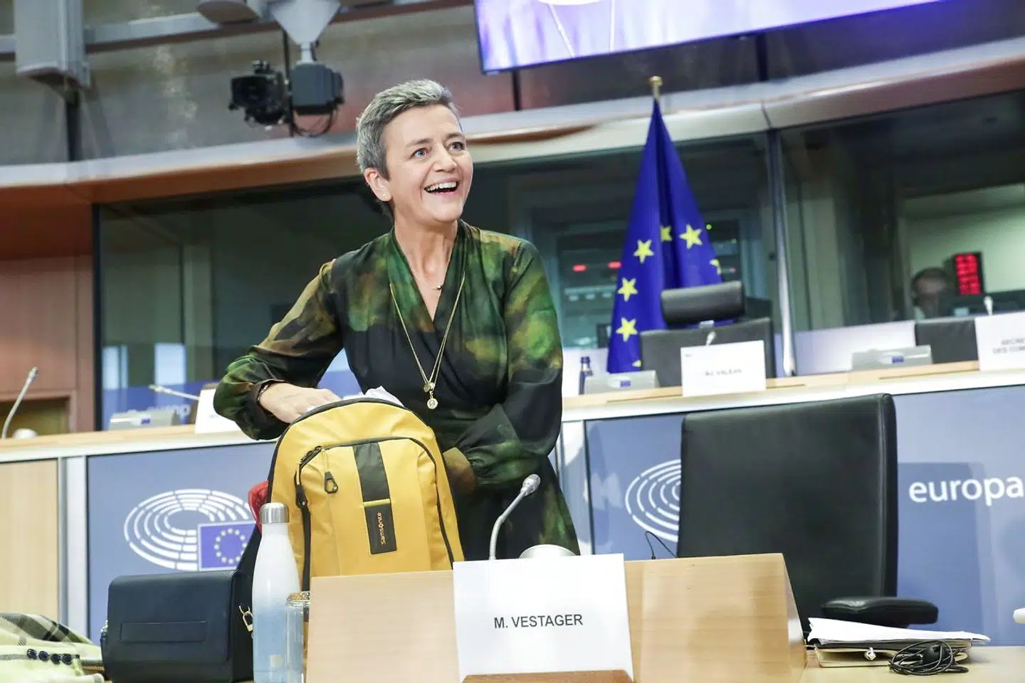 Mindre end 24 timer efter at Margrethe Vestager lovede snart at tage sagen i egen hånd og præsentere en digital skat, kommer svaret, som har været ventet af alle, som ønsker, at de store it-giganter betaler mere i skat.