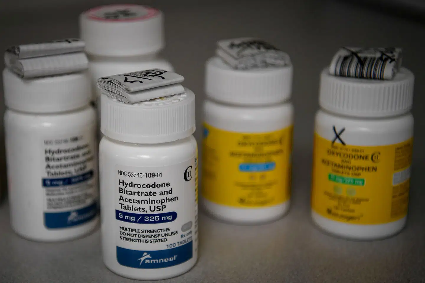 Johnson & Johnson har scoret milliarder af kroner på piller, der har gjort folk afhængige i den såkalde opioid-krise, og er blevet dømt for misvisende markedsføring. Nu falder hammeren igen.