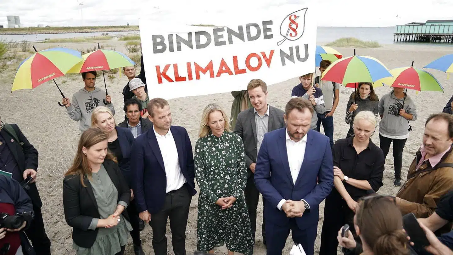 At løse klimaudfordringerne er et kæmpe fællesprojekt, hvor der er behov for alle gode kræfter, både på regeringsplan, i de forskellige bystyrer, i landbruget og de private hjem, mener Thomas Damkjær Petersen fra IDA. Her ses klima-, energi- og forsyningsminister Dan Jørgensen (S) sammen med bl.a. Ida Auken og Morten Østergaard (R) i forbindelse med de første drøftelser om klimaloven.