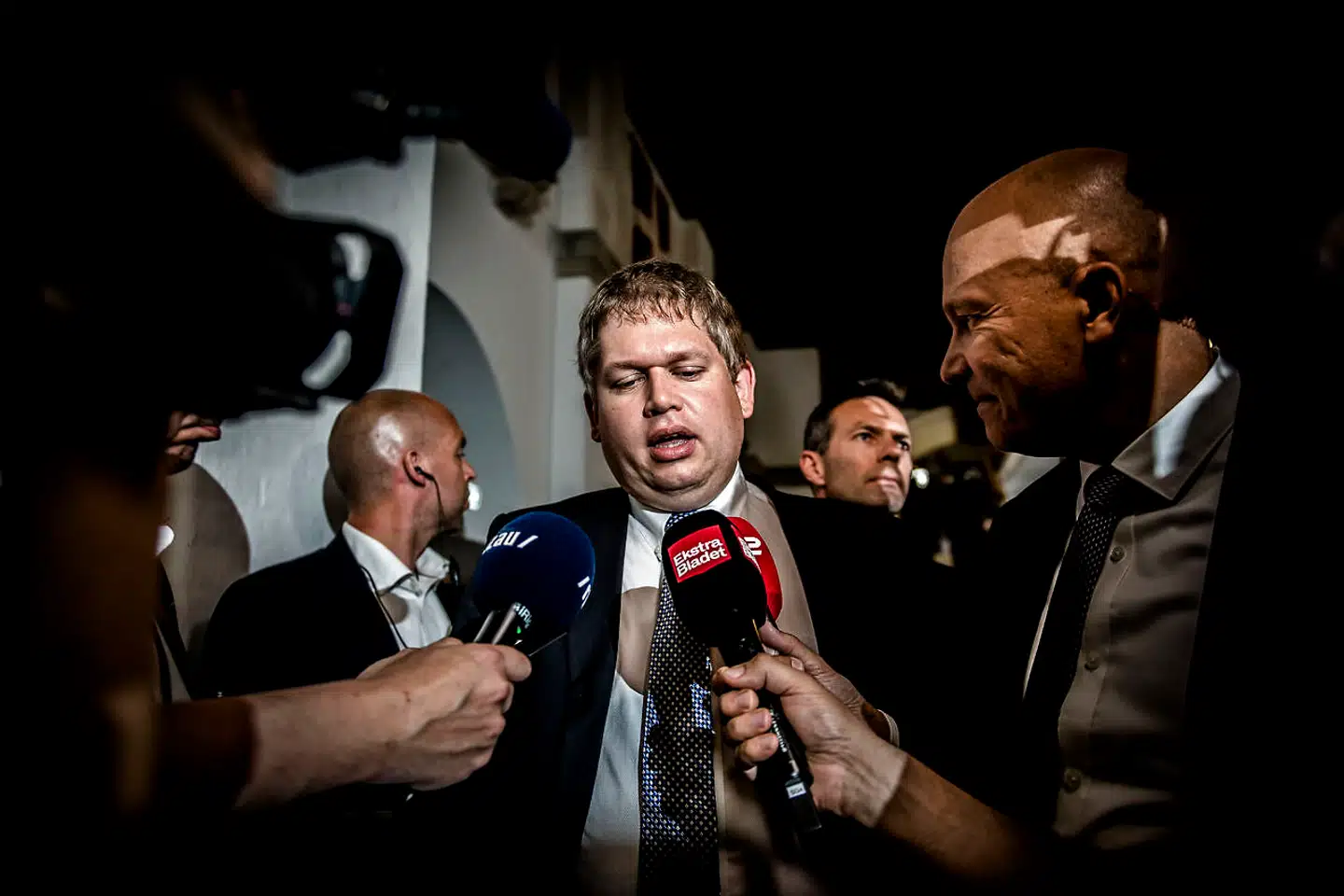 »Jeg har ophavsret til mine udtalelser,« siger Rasmus Paludan om teaterstykket »Rasmus Paludans hvide skjorter«, der er baseret på ting, han har sagt. Stykket er nu udskudt til 2020.