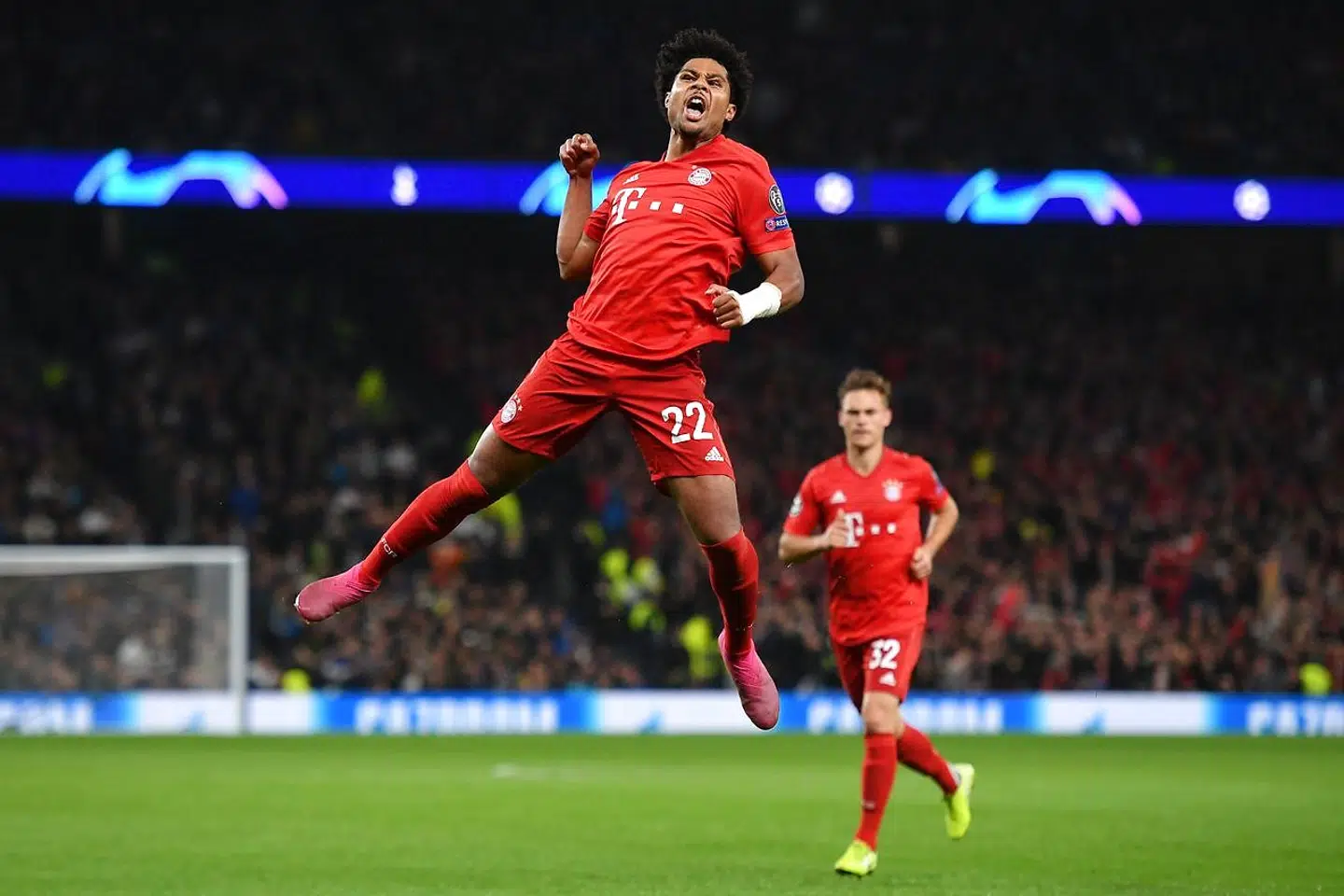 Bayern München-angriberen Serge Gnabry scorede fire ud af tyskernes i alt syv mål, da Totteham hjemme løb ind i en gevaldig Champions League-øretæve.