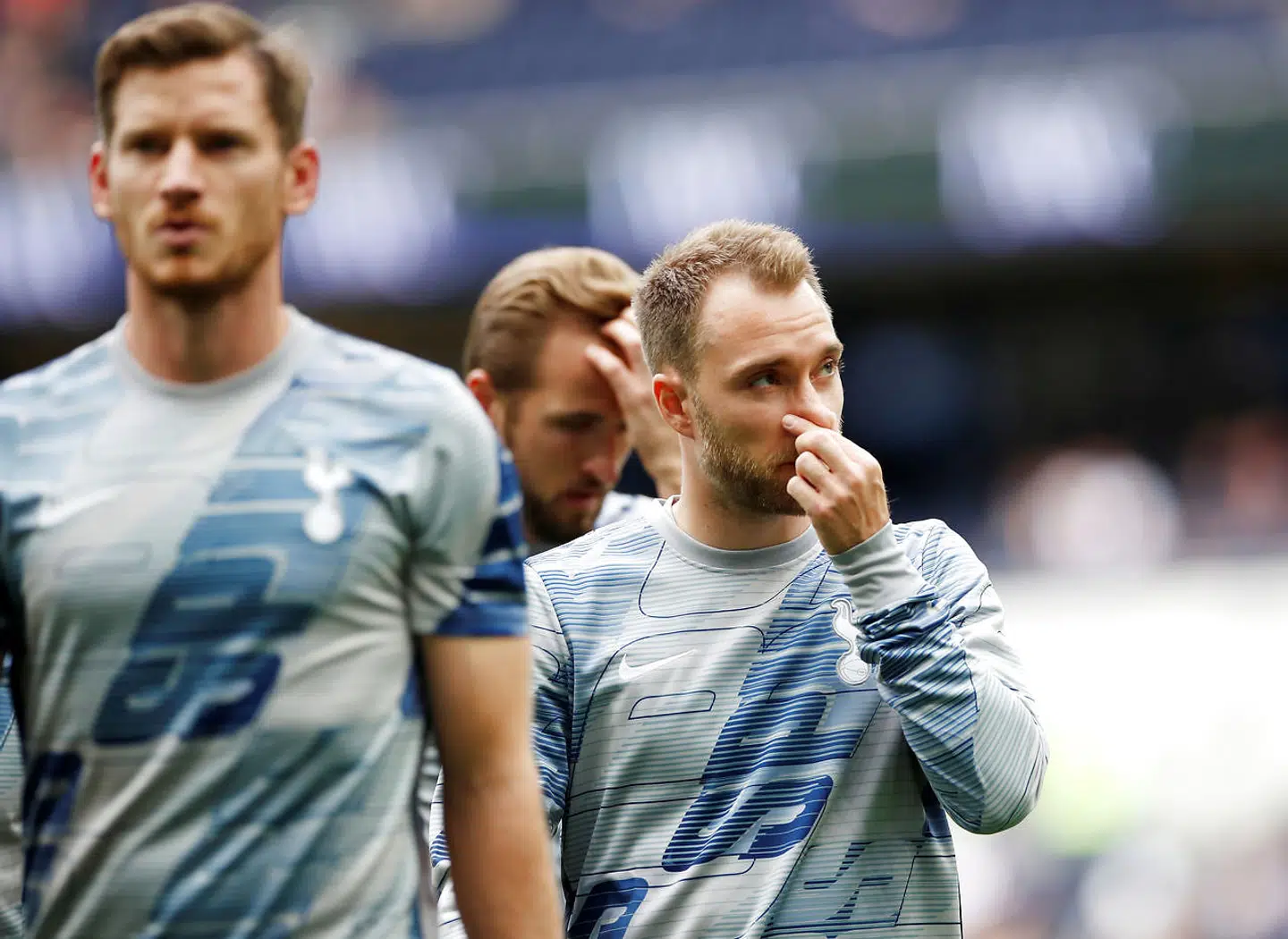 I den forløbne uge forlød det i det sladderpressen, at Tottenhams Jan Vertonghen (forrest) havde fået en blåt øje af Harry Kane (bagest), fordi forsvarspillerne skulle have haft et forhold til Christians Eriksens kone.