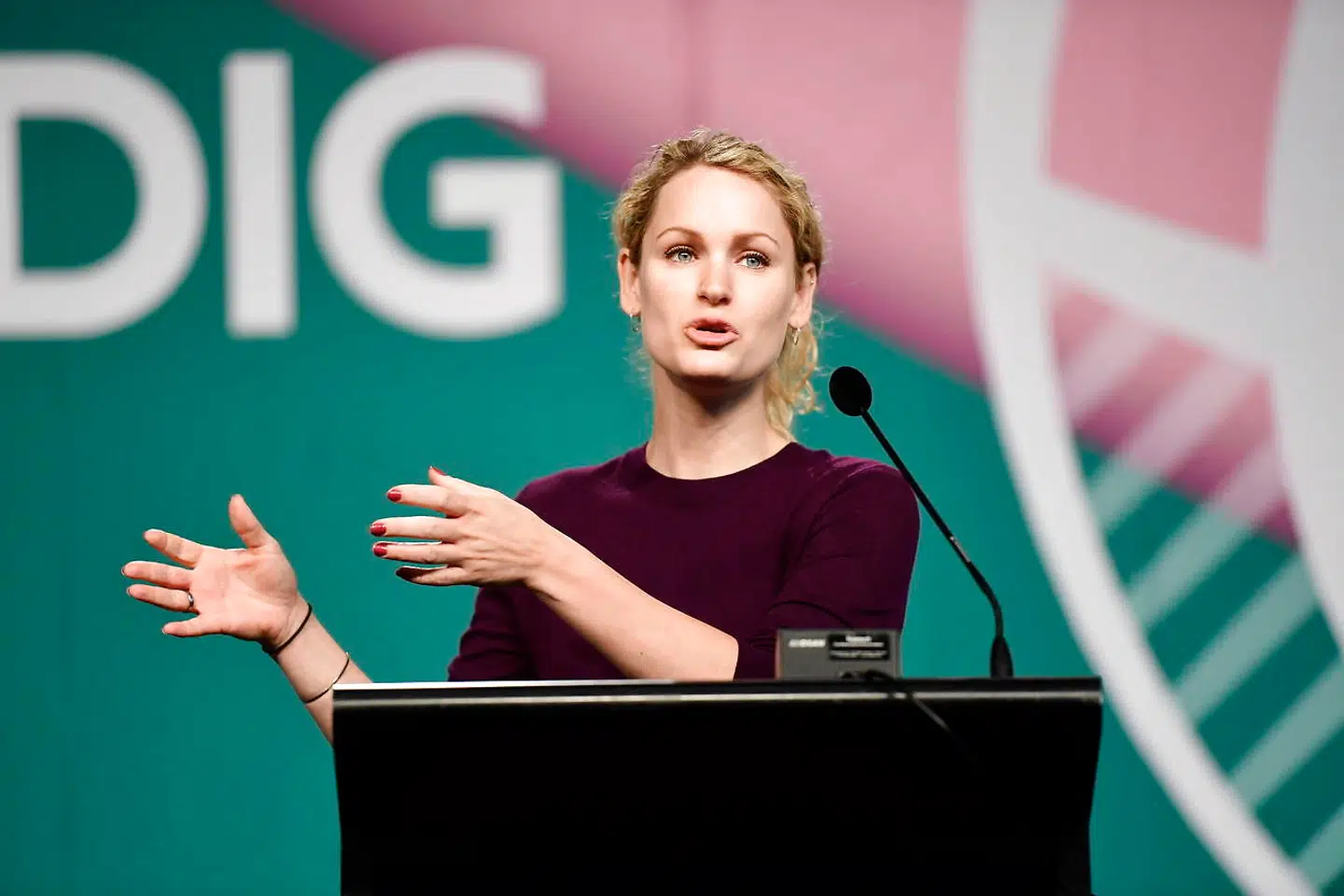 Pernille Skipper på scenen under Enhedslistens årsmøde i Hafnia-Hallen i København, lørdag den 5. oktober 2019.. (Foto: Tariq Mikkel Khan/Ritzau Scanpix)
