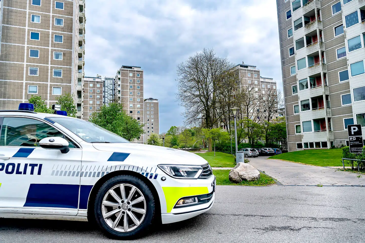 I en række ubemandede idrætshaller i København – blandt andet på Bellahøj – er der så store problemer med utilpassede børn og unge, at det har været nødvendigt at inddrage politiet og private vagtværn.