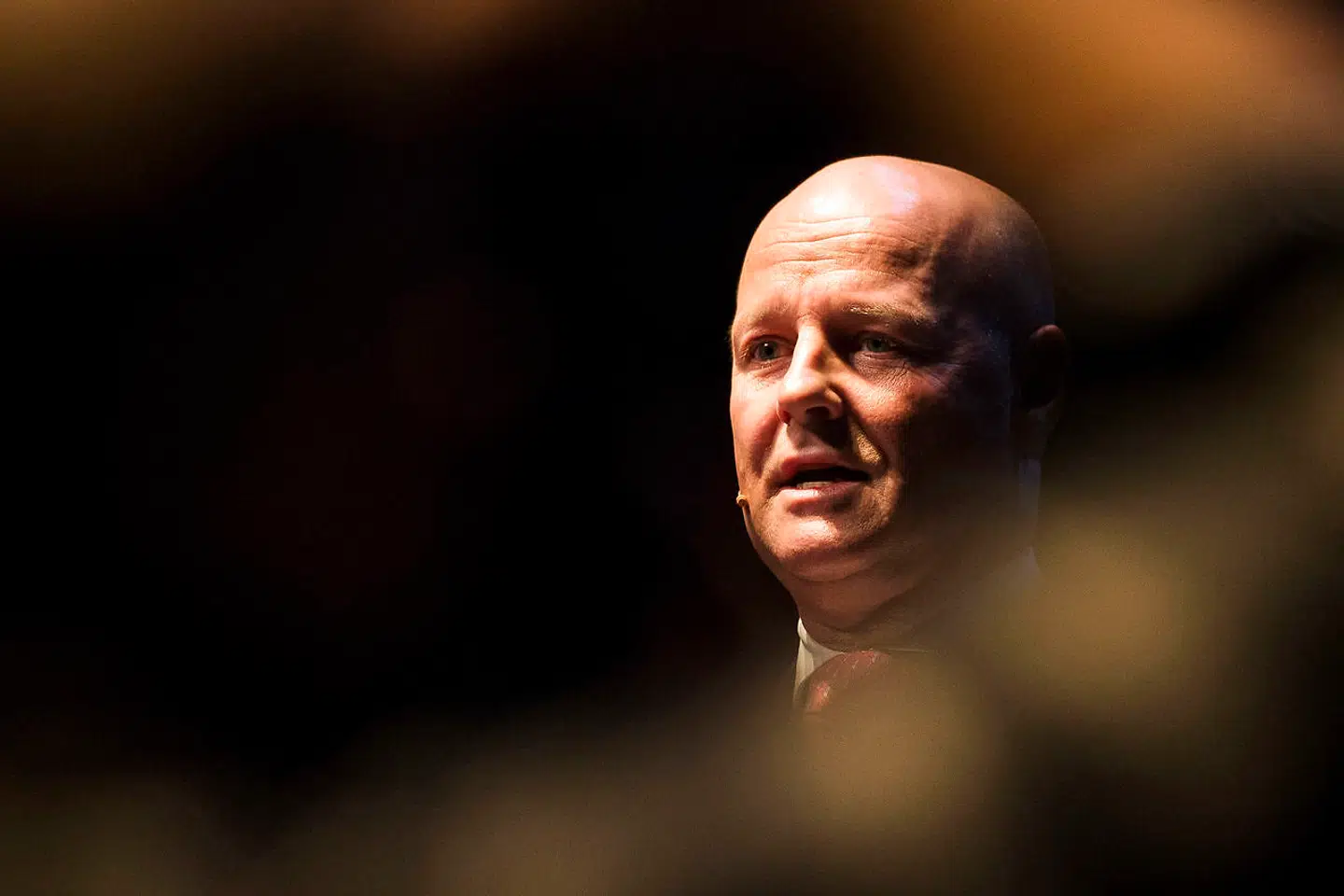 Finanstilsynet er fanget i et Catch-22 i sagen om bankdirektør Tonny Thierry.