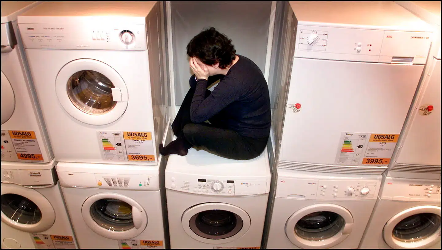 EU vil sikre, at det bliver nemmere at reparere vaskemaskinen, køleskabet og computerskærmen, så de holder længere i fremtiden. Det vil både komme klimaet og forbrugerne til gode.