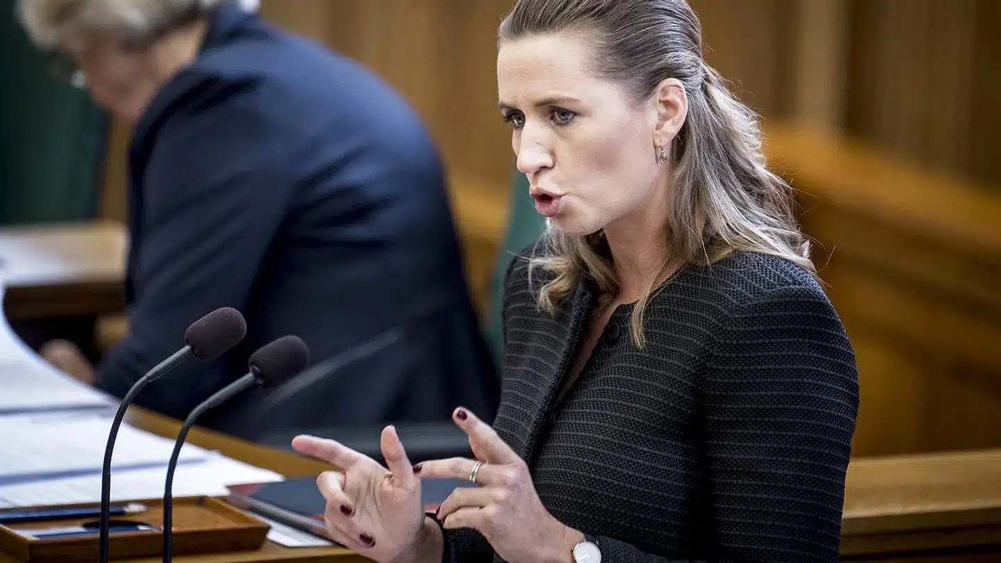 Kan Mette Frederiksen leve op til sine aspirationer om bredt samarbejde, eller finder hun hurtigt ro i samarbejdet med sine støttepartier, R, SF og Ø? Det er flere spændt på. Her Mette Frederiksen (S) under åbningsdebatten i 2018. Foto: Mads Claus Rasmussen/Ritzau Scanpix