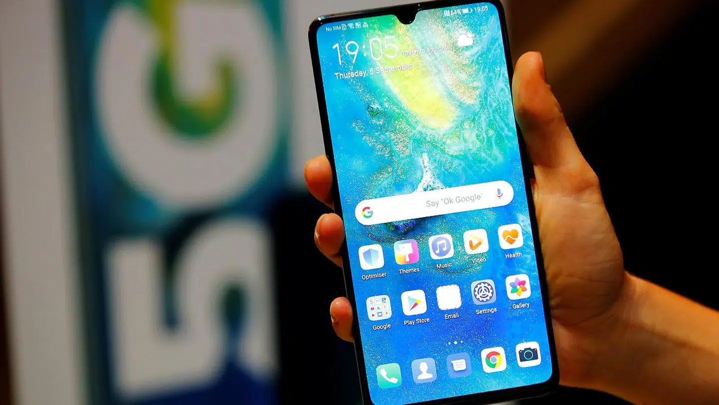 Samsung og Huawei (billedet) er blandt de mobilproducenter, som har de første 5G-telefoner på markedet. Der er endnu kun åbnet 5G-net i en håndfuld lande. Arkivfoto: Hannibal Hanschke, Reuters/Ritzau Scanpix