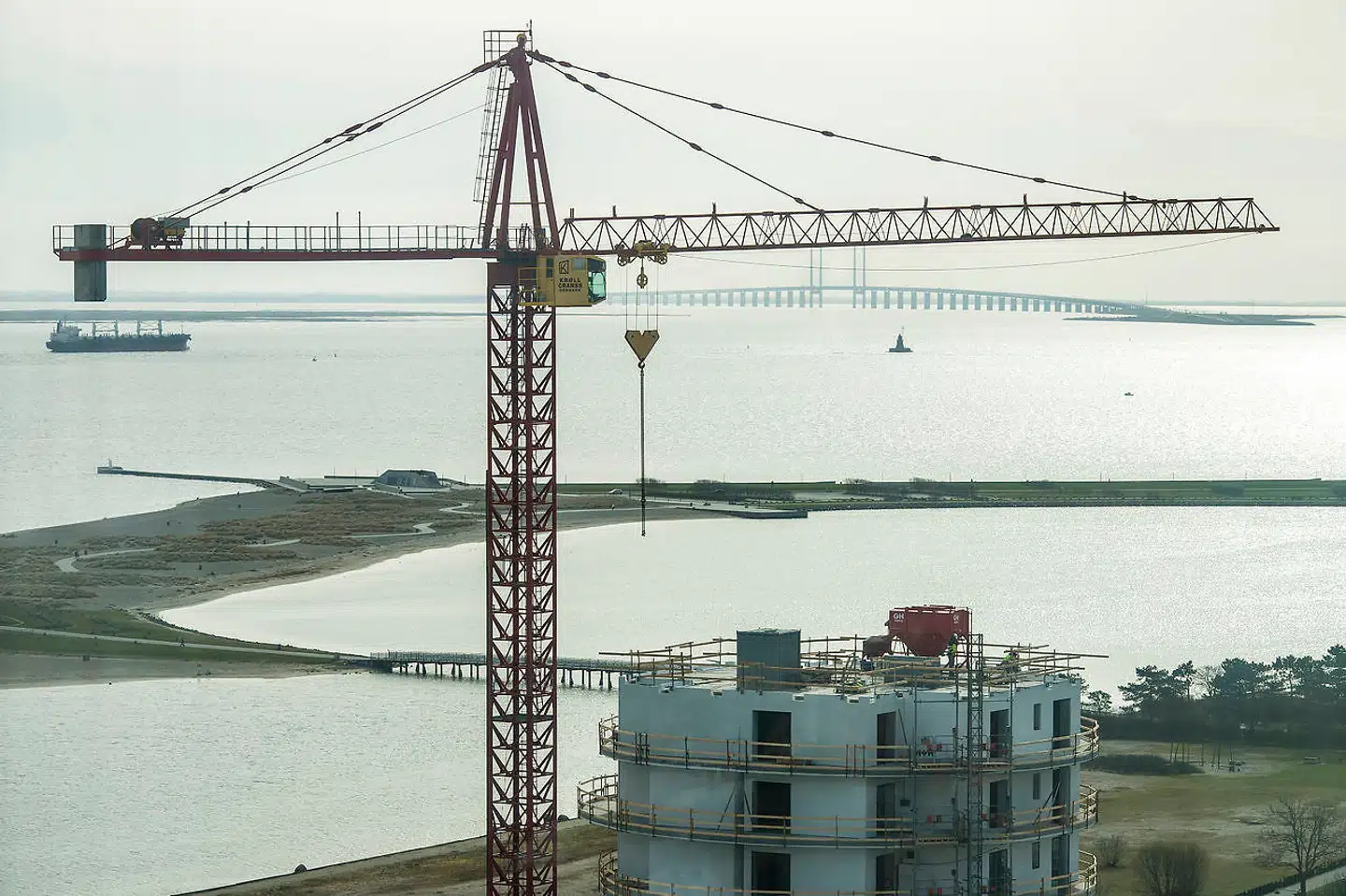 Salget af projektlejligheder er faldet med næsten en tredjedel i årets første otte måneder, viser tal fra Boligsiden. Det får Finanstilsynet til at undersøge bankernes udlån til nye projektbyggerier.
