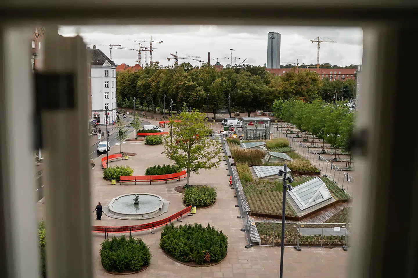 På Enghave Plads er metropladsen blevet en plads på en plads – det er ikke så heldigt.