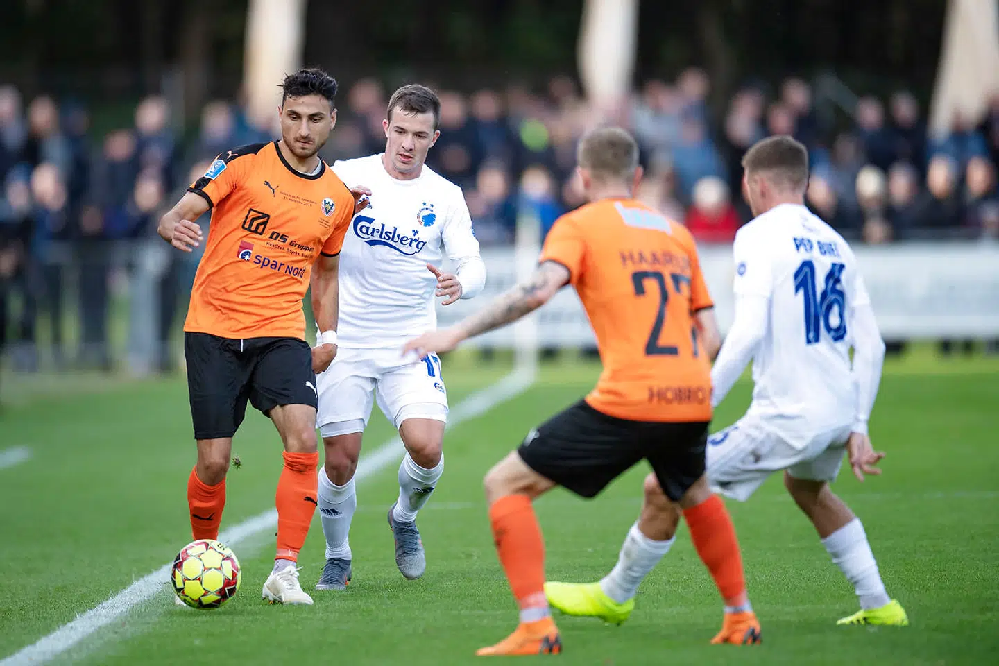 Kurt Lassens bud er, at Kanal 5 med YouSeef Poulsen og landskampe i havner i YouSee-grundpakken, mens resten af Discovery bliver bland selv-superligaslik.