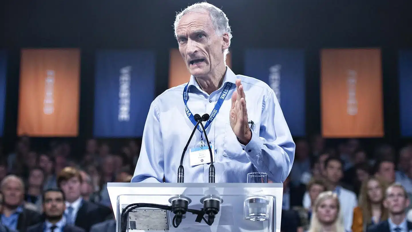 »Også Haarders brug af lighedstænkningen som et skældsord er der problemer med, da en af demokratiets grundværdier, som den kommer til udtryk i formålet for folkeskolen, netop er ligeværdighed,« skriver John Rydahl.