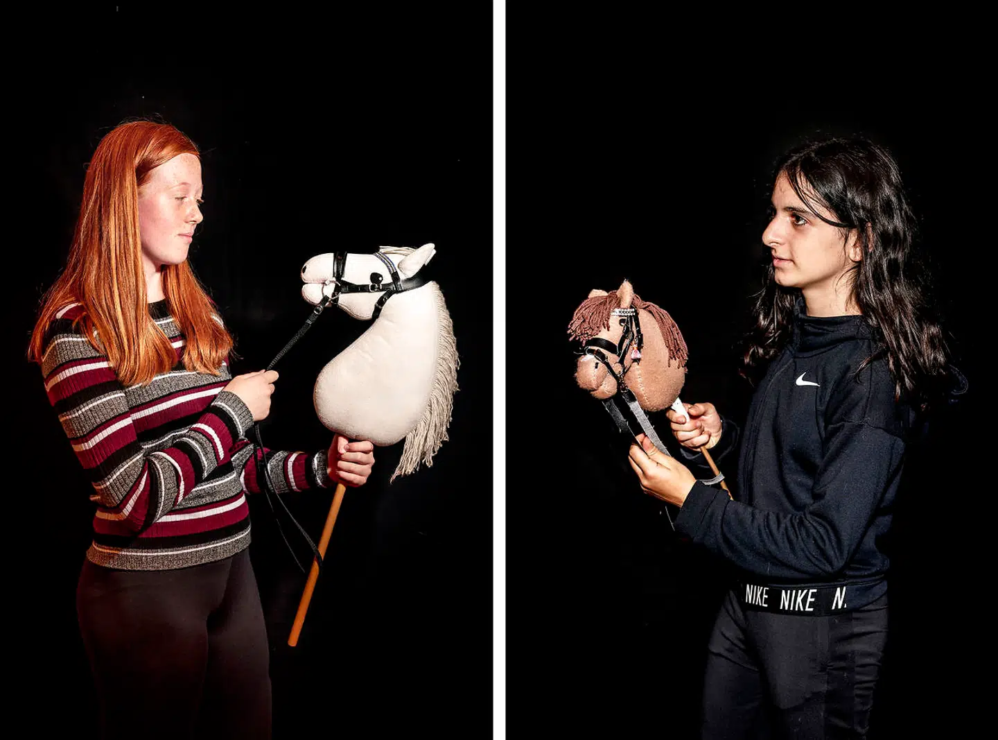 Olivia Kristiansen tv, 15 år, fra Køge med kæphesten The Best Day of My Life. Hun har redet i 3 år og Kiana Sedghrohi, 14 år, fra Farum med sin kæphest Mirabella. Hun har redet i et år.