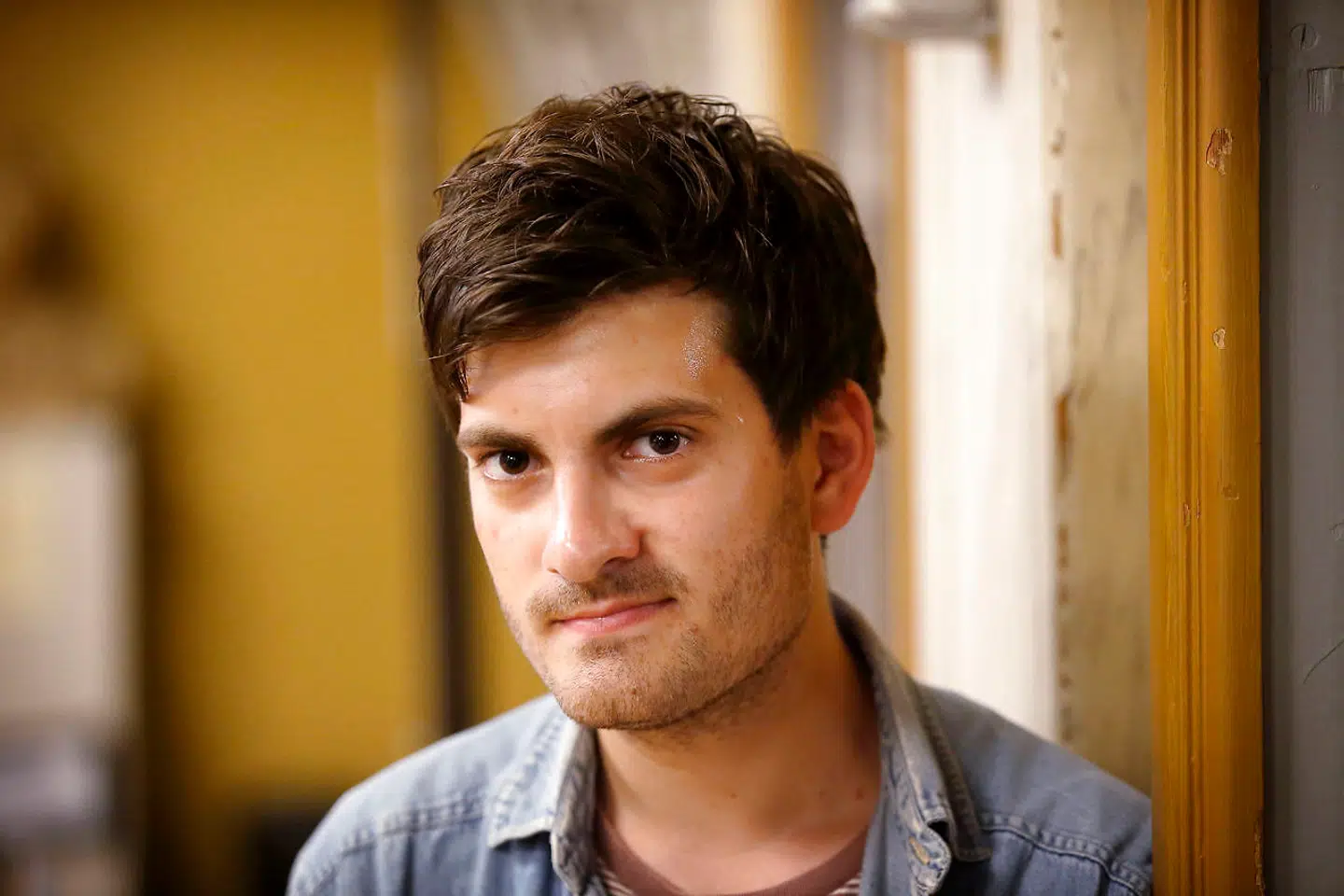 »Vi har en skole, hvor drengene falder fra, fordi den er bygget op, så den fortrinsvis gavner de elever, der kan sidde stille, kigge op på tavlen og finde ud af at kommunikere med læreren,« siger Frederik Vad Nielsen, formand for Danmarks Socialdemokratiske Ungdom.