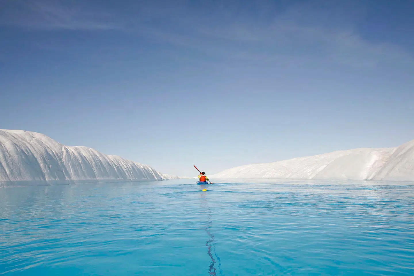 Afsmeltningen fra Grønland er accelereret. I de senere år har Grønland tabt sig med over 270 mia. ton om året – svarende til op mod 300 kæmpemæssige isterninger hver især med en længde, bredde og højde på en kilometer. Arkivfoto