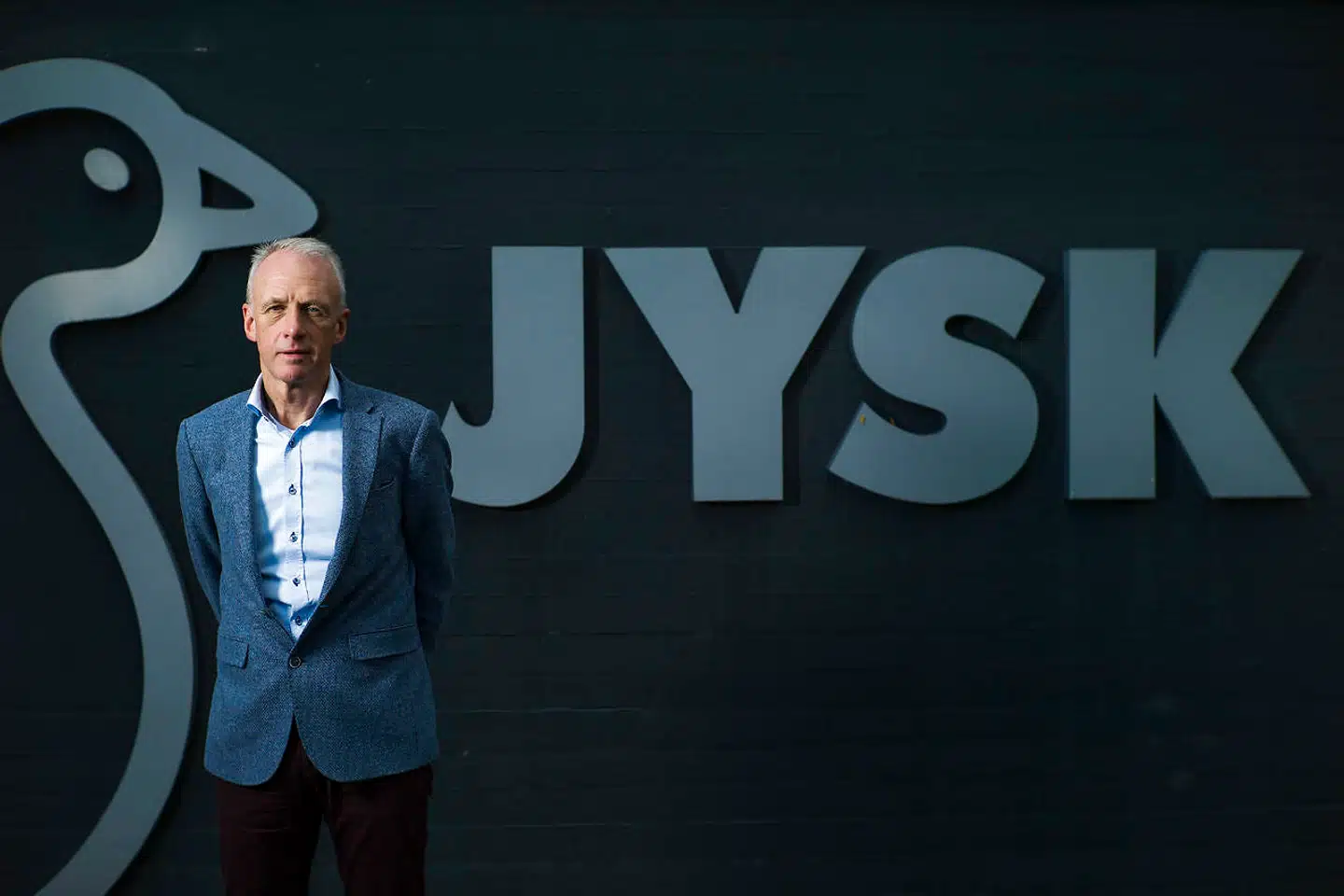 Jysk har i mange år bestået af de to forretningsenheder Dänisches Bettenlager og Jysk Nordic. Men 1. september i år blev de to forretningsenheder lagt sammen til én under navnet Jysk og med Jan Bøgh som adm. direktør for det samlede selskab.