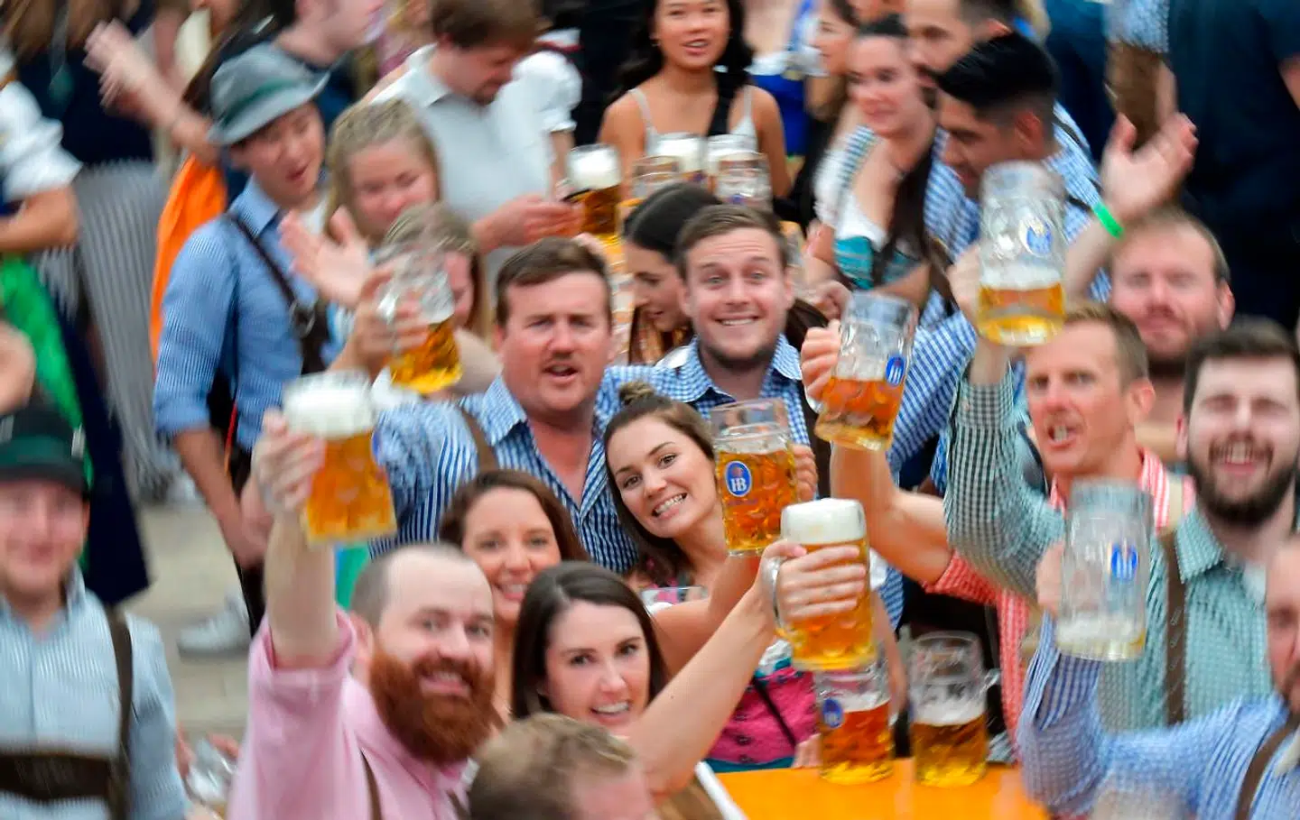 Den traditionsrige Oktoberfest i München begyndte i weekenden, og får man som deltager tømmermænd dagen derpå, kan man nu påberåbe sig, at man er ramt af sygdom.