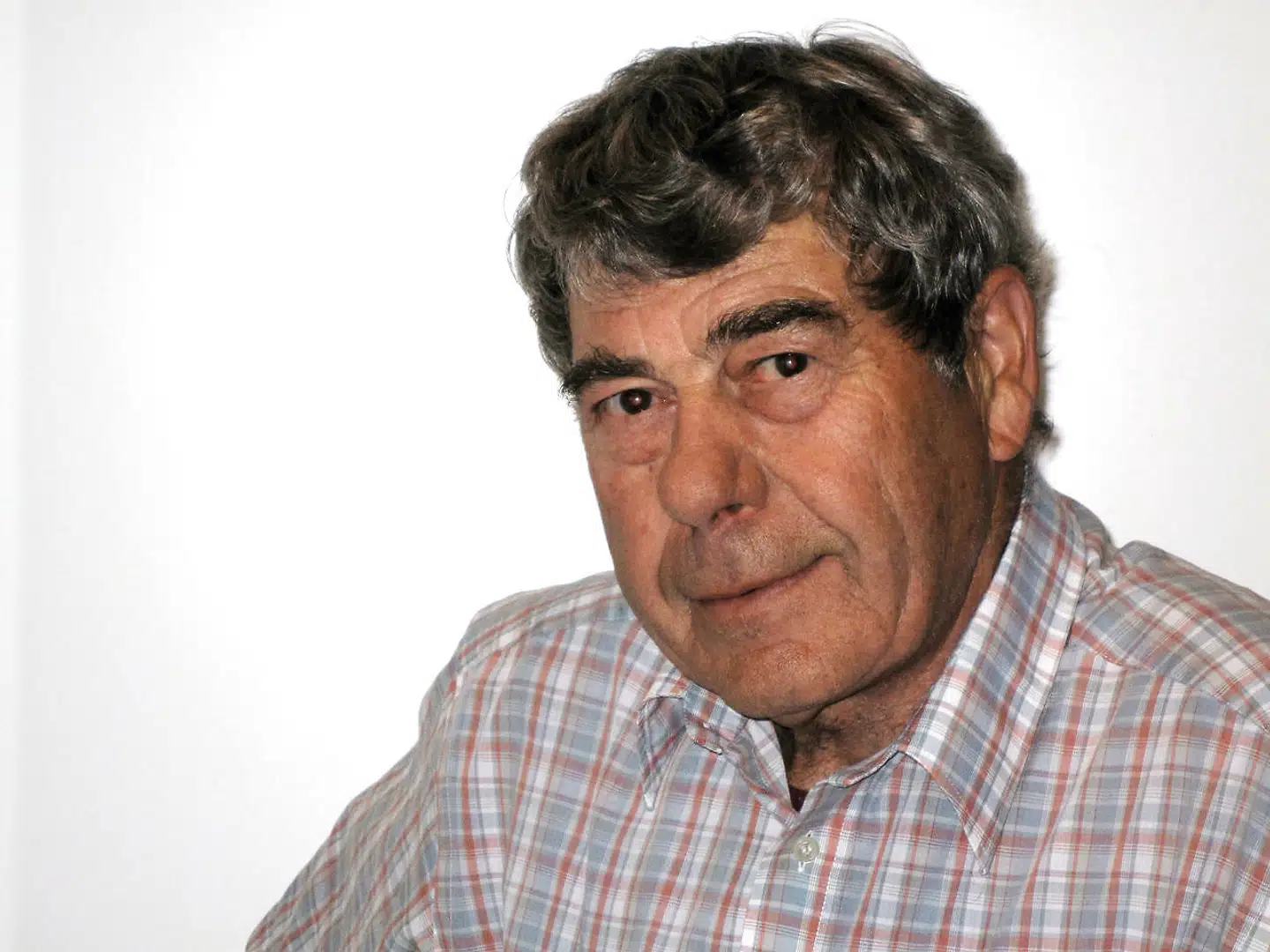 Freddy Pedersen - fremagende grafisk tilrettelægger af blandt andet mange bøger om kunst og arkitektur - er død, 80 år gammel.