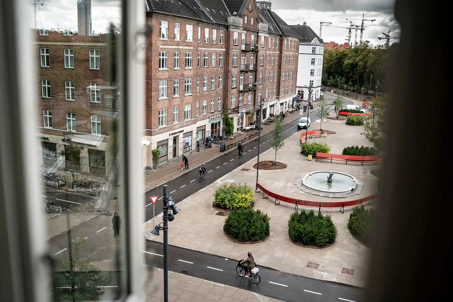 Enghave Plads får både cykelparkering og cykelsti.