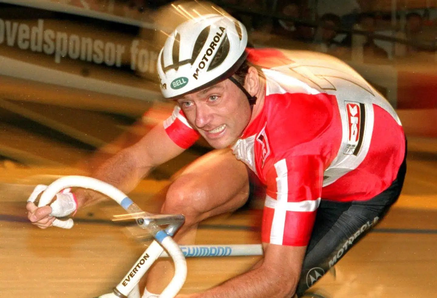 Den tidligere professionelle cykelrytter Jens Veggerby udgiver i morgen bogen »Lede hunde og kolde kameler« sammen med flere af tidens største cykelstjerner i Danmark. Bogudgivelsen fejres med et cykelløb i Rundetårn.