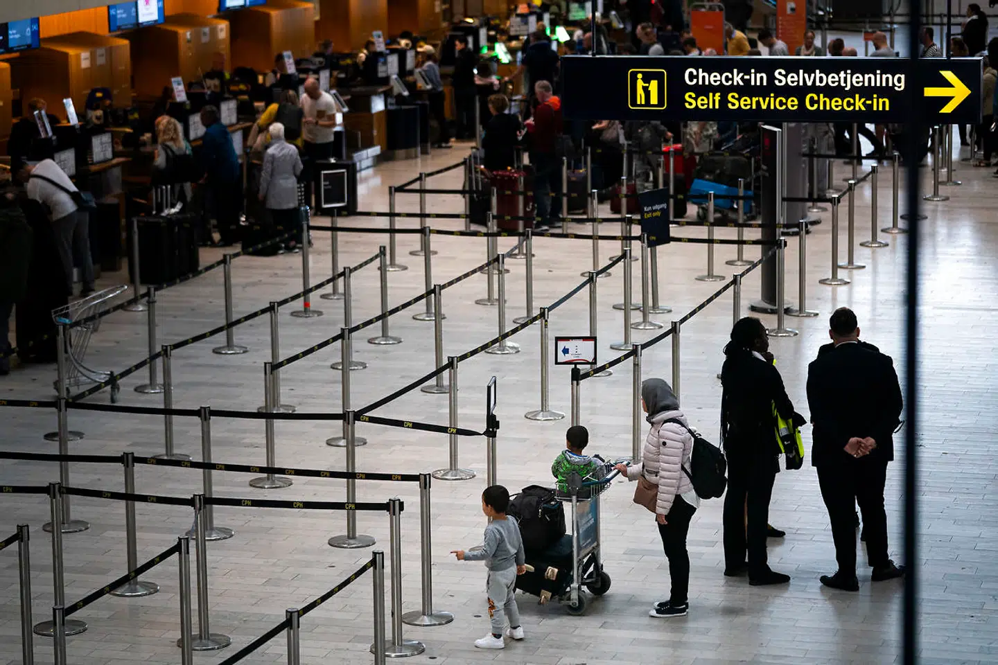 Thomas Cook airlines konkurs - Thomas Cook har her til morgen lukket deres skranker og pillet deres skilte ned i Københavns Lufthavn (CPH) 23. september 2019.. (Foto: Martin Sylvest/Ritzau Scanpix)