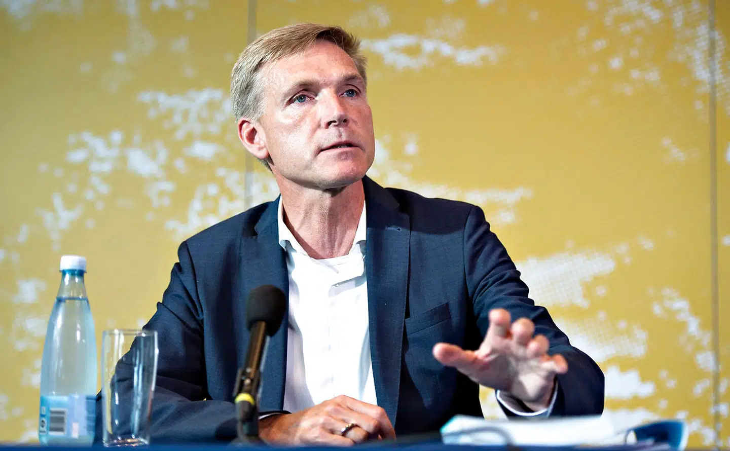 DF-formand Kristian Thulesen Dahl havde bagt på en ifølge ham munter hilsen til Venstres nyvalgte formand, Jakob Ellemann-Jensen. Men Thulesen Dahls gimmick blev aldrig vist.